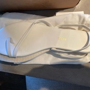 Brand new never worn tkees sandals size 10